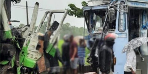 பேரூந்து டிப்பர் மோதல்