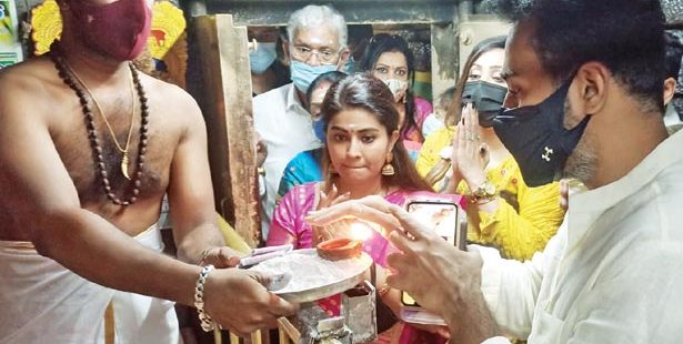 நடிகை சினேகா