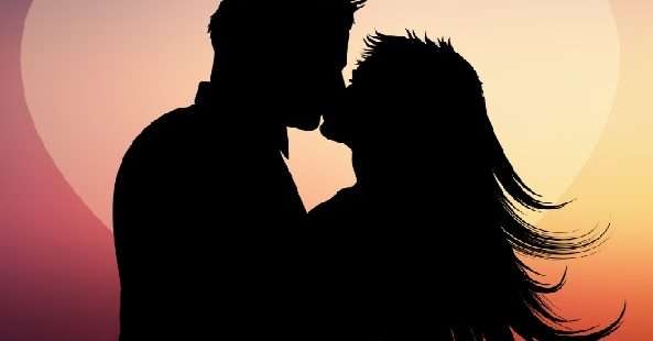பெண் காவல்துறை அதிகாரிக்கு முத்தமிட்டவர் சிக்கலில்
