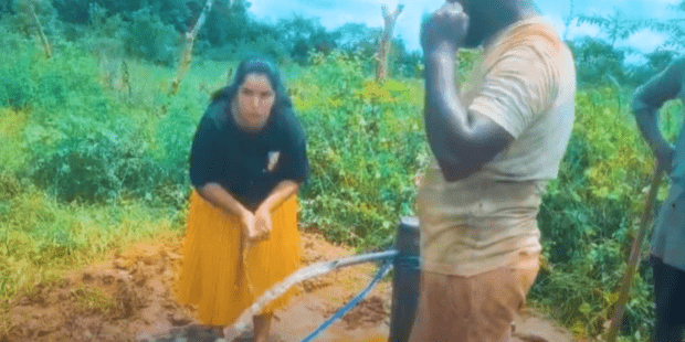 நீரின்றி தவித்தவர்களுக்கு உதவிய சட்ட ஆலோசர் பிரியன்