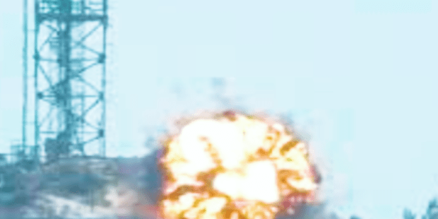 எரிகிறது இஸ்ரேல் இராணுவ முகாம்