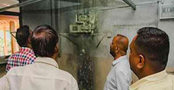 மின்னல் தாக்கத்தினால் அவசரசிகிச்சைப் பிரிவுநாசம்