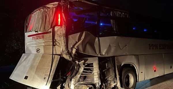 மாங்குளத்தில் கோர விபத்து