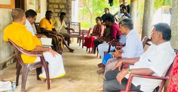 காணாமல் போன மீனவர்களின் வீடு தேடிச் சென்றார் ஸ்ரீதரன் எம்.பி