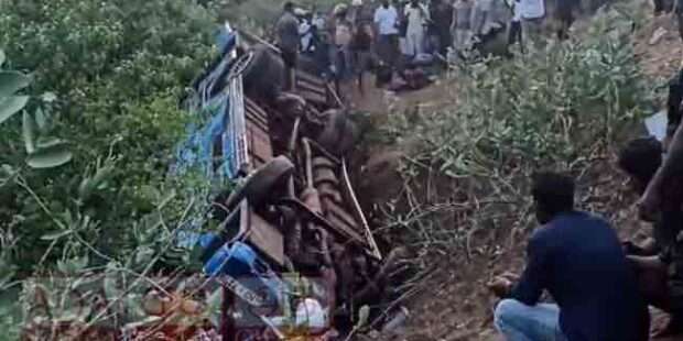 பேருந்து கவிழ்ந்து 57பேர் காயம்