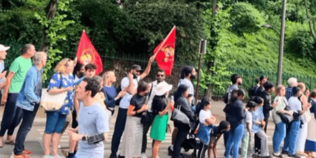 ஒலிம்பிக் தீபத்தை தமிழன் ஏற்றினார்