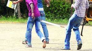 வாள்வெட்டு பருத்துறையில் மக்கள் காயம்