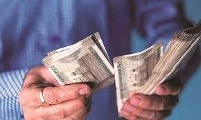 வேட்பாளர்களின் மாத வருமானம்