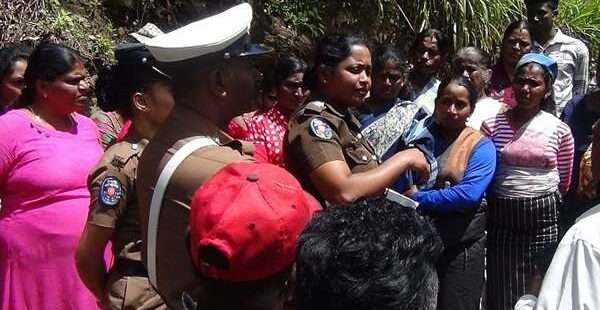 அதிபருக்கு எதிராக ஆர்ப்பாட்டம்