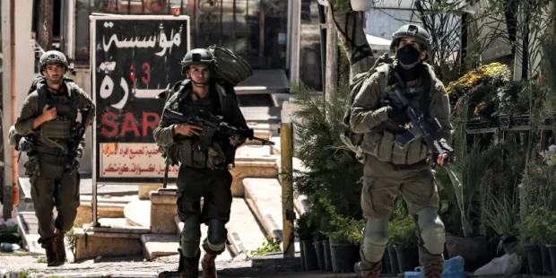 இஸ்ரேலியப் படைகள் நடத்திய தாக்குதலில் பாலஸ்தீனியர் ஒருவர் கொல்லப்பட்டார்