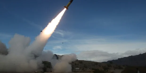 உக்ரைன் ரஷ்யாவை நீண்ட தூர அமெரிக்க ஏவுகணை மூலம் தாக்கியது