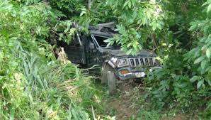 ஆற்றுக்குள் வீழ்ந்த கெப் வாகனம்