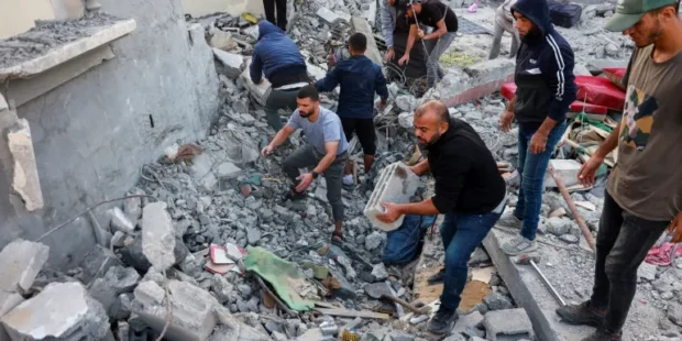 இஸ்ரேல் தாக்குதலில் 100 பேர் பலி