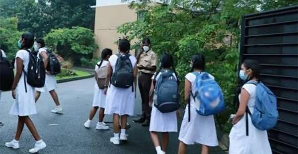 பாடசாலைகளுக்கு இன்று முதல் விடுமுறை