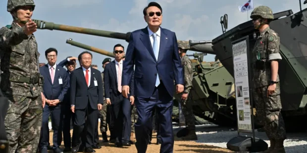 உக்ரைனுக்கு ஆயுதங்கள் வழங்குவதை நிராகரிக்கவில்லை என்று தென் கொரியா