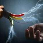 மின்சாரம் தாக்கி மூவர் பலி