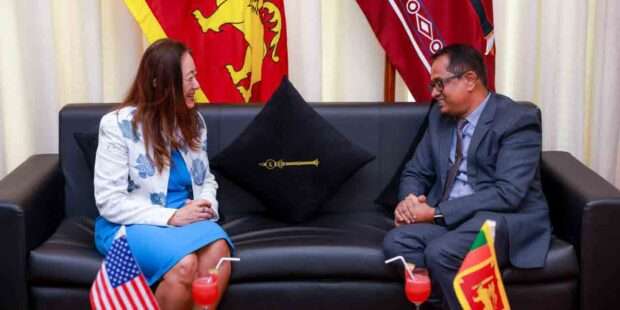 சபாநாயகரை சந்தித்த அமெரிக்கத் தூதுவர் ஜுலீ சங்