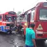 மூன்று பேருந்துகள் மோதிக்கொண்டதில் குறைந்தது 29 பேர் காயமடைந்துள்ளனர்