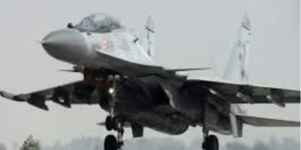 போர் விமானம் மோதி விபத்துக்குள்ளானது