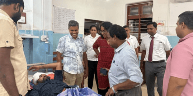 இளங்குமரன் எம்.பியை பார்வையிட்டார் பிரதமர்