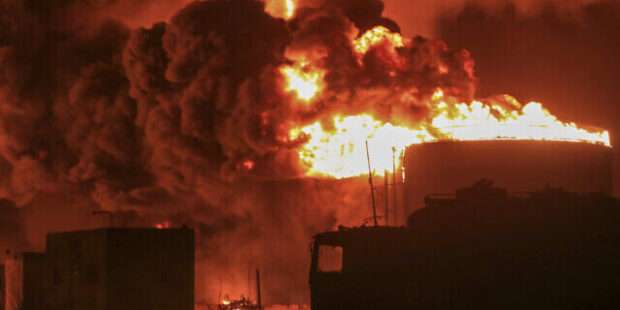 ஏமன் கவுதிகள் மீது அமெரிக்கா தாக்குதல்