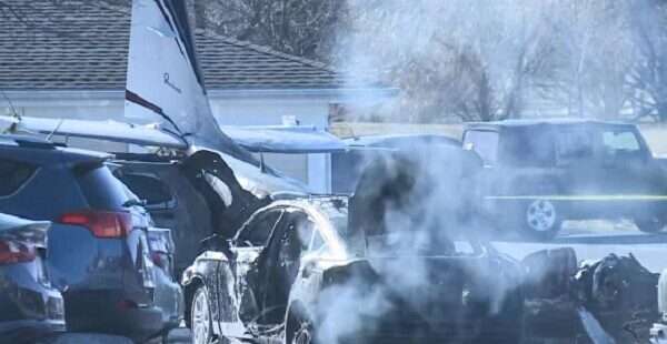 பென்சில்வேனியாவில் சிறிய விமான விபத்தில் ஐந்து பேர் காயம்