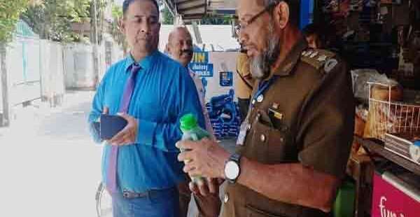 நிறக்குறியீடு இல்லாத பானங்கள் சிக்கின