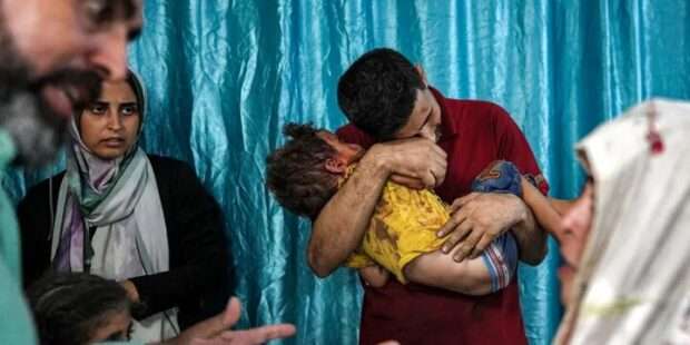 காசாவில் 320 க்கும் மேற்பட்ட குழந்தைகள் கொல்லப்பட்டனர்