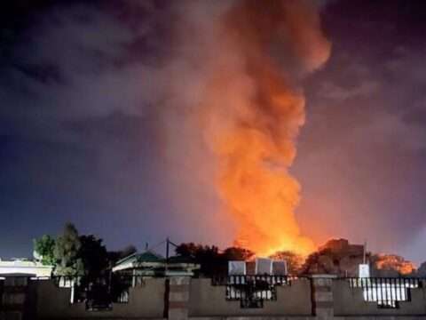 ஏமனுக்கு எதிராக அமெரிக்க ஜெட் விமானங்கள் கடும் தாக்குதல்