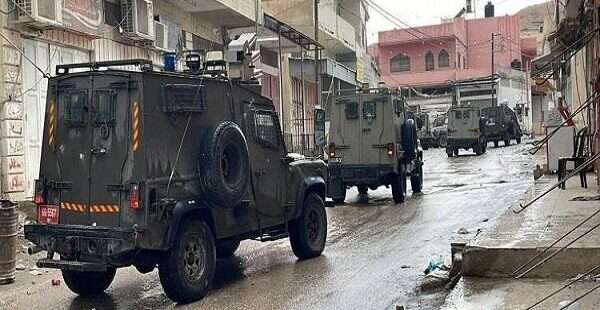 மேற்குக் கரையில் இஸ்ரேலியப் படைகள்50பேர் கைது