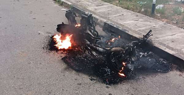 மோட்டார் சைக்கிள் எரிப்பு