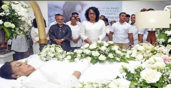 நடிகைமாலினி பூதஉடலுக்கு பிரதமரை அஞ்சலி