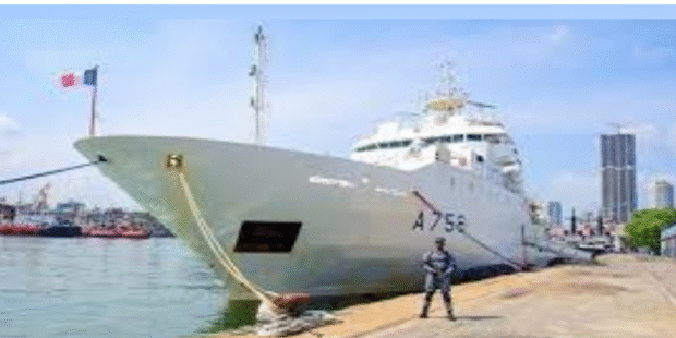 பிரான்ஸ் போர்க்கப்பல் கொழும்பில் தரிப்பு