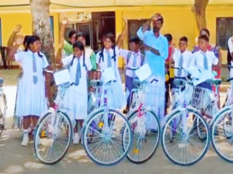 25மிதிவண்டி வழங்கி சாதனை முரசுமோட்டை