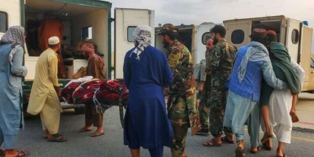 நிலநடுக்கத்தில் 800பேர் பலி