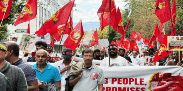 ஐநா முன் பறந்த புலிக்கொடி