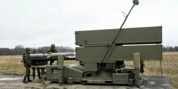 உக்கிரைனுக்கு ஏவுகணைகளை அள்ளிக்கொடுத்த அமெரிக்கா