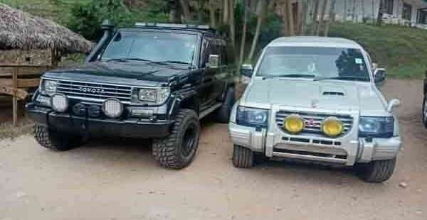 உரிமங்கள் இல்லாத 2வாகனங்கள் சிக்கின