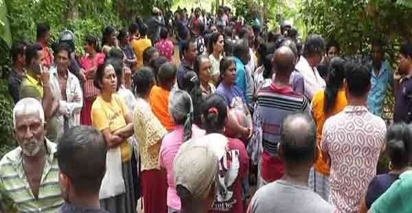 பத்தியால் சிக்கிய முழு கிராமம்