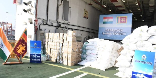 இந்திய உதவிக் கப்பல் கொழும்பு வந்தடைந்தது