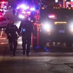 பல்கலைக்கழக மாணவர்கள் 2 பேரைக் கொன்று 9 பேர் காயமடைந்த துப்பாக்கிதாரியைத் தேடும் காவல்துறையினர்