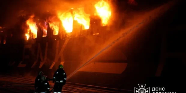 உக்ரைன் துறைமுகங்கள் மீதான தாக்குதலில் கப்பல்க சேதம்