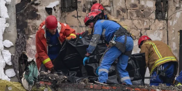 உக்ரைனை ரஷ்யா தாக்கியதில் இருவர் கொல்லப்பட்டனர்