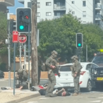 ஆயுத பொலிசாரால் அவுஸ்ரேலியாவில் ஐவர் கைது