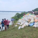 அக்கராஜன் குளத்தின் அணைக்கட்டில் உடைவு படங்கள் உள்ளே