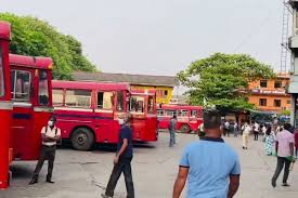 பெற்றோரை இழந்து பேருந்து நிலையத்தில் சிக்கித் தவித்த எட்டு வயது குழந்தை