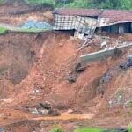 பாரிய நிலச்சரிவு ஐந்து கிராமங்களுக்கு எச்சரிக்கை