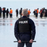 குடியேறிகள் கடப்பதைத் தடுக்கும் பிரிட்டன்