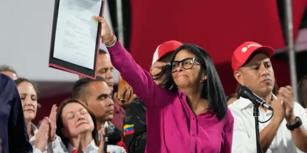 அமெரிக்காவுக்கு அடிபணிந்த வெனிசுலா