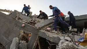 காசாவின் இடிபாடுகளுக்குள் 10000 பாலஸ்தீனியர்கள்
